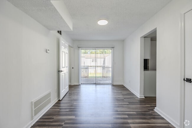 3BR, 2.5BA - 1275SF - Dining Room