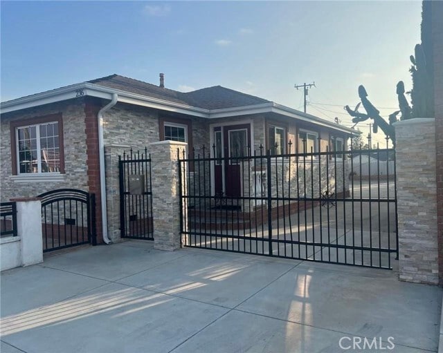 Photo - 236 S Tustin St