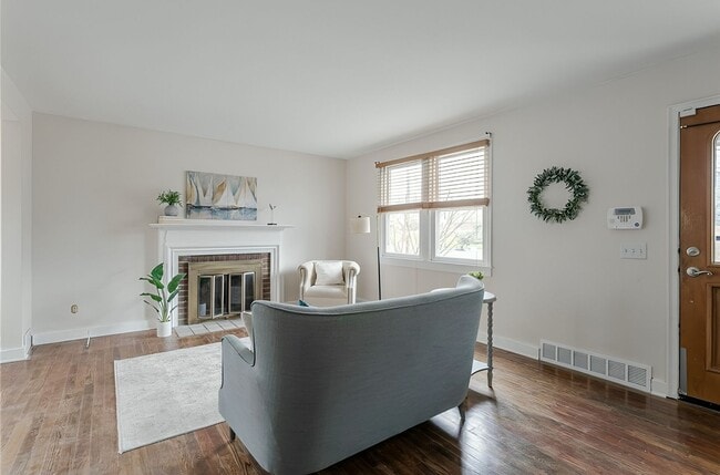 Photo - 205 Lattimore Rd