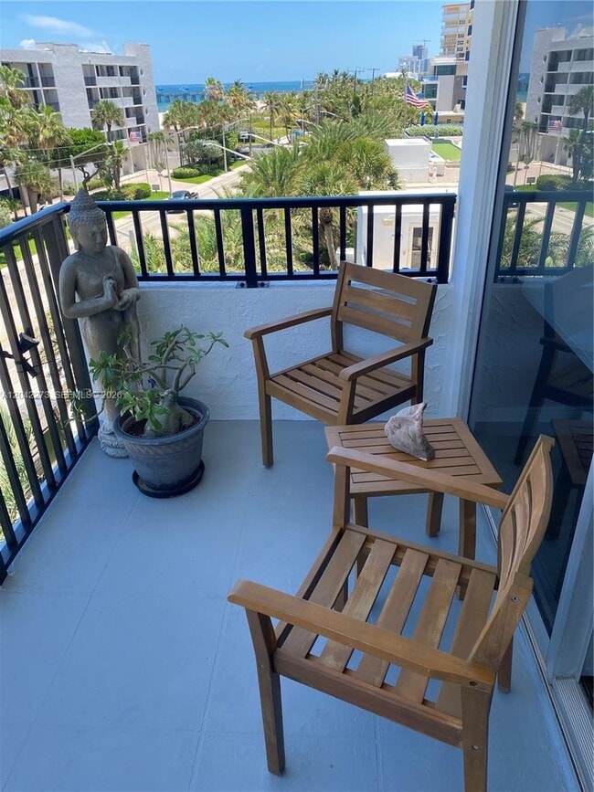 Building Photo - 531 N Ocean Blvd Unit 611