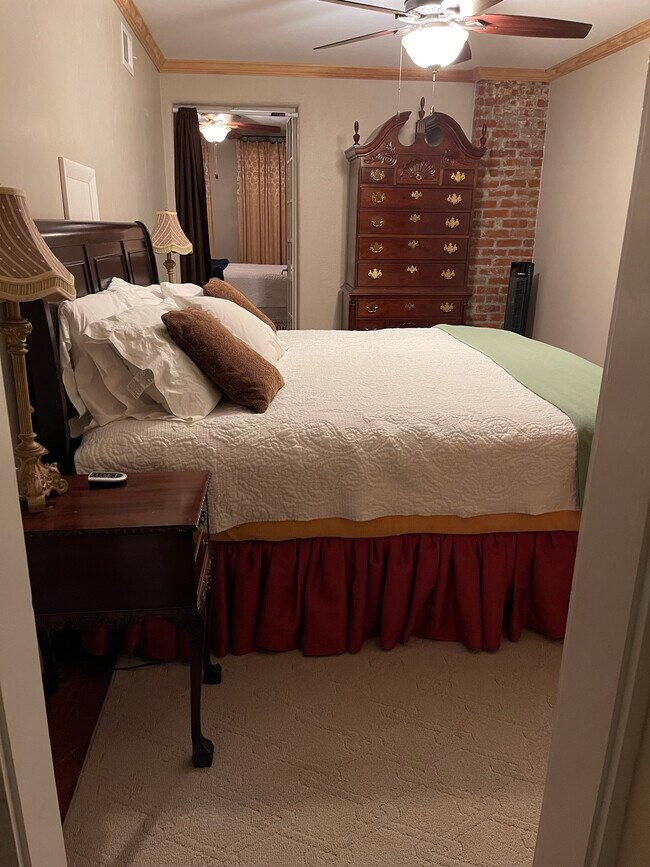 Photo - 450 Lake Shore Dr W Unit Apt A