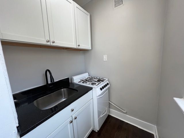 Photo - 6912 N Ashland Ave