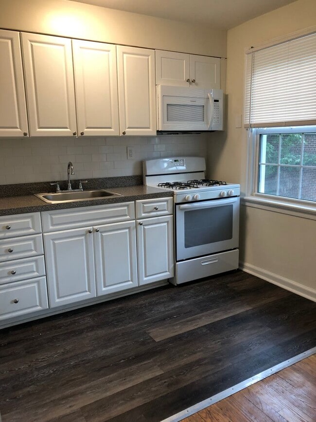 Jericho Manor Apartments