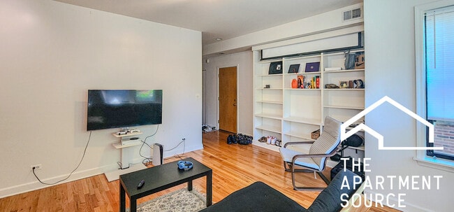 Building Photo - 832 Seward St Unit 1 Rental