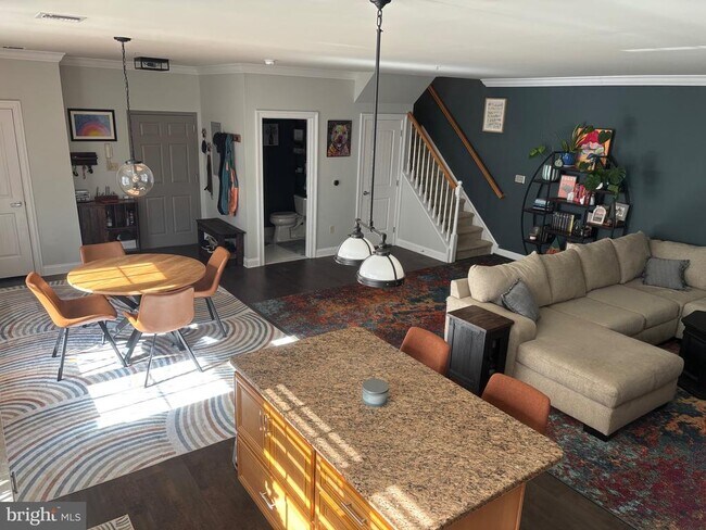 Photo - 136 Bridge St Unidad 303