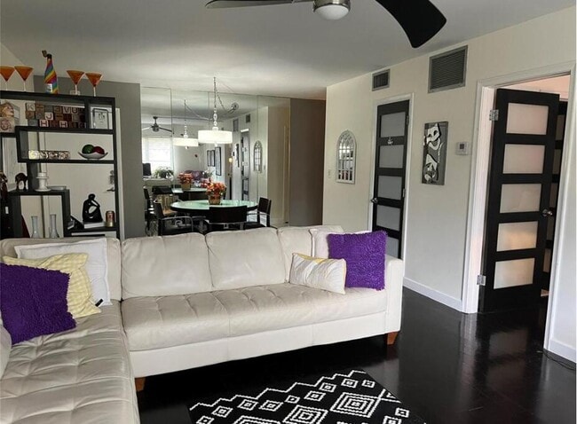 Building Photo - 1950 N Andrews Ave Unit 103d