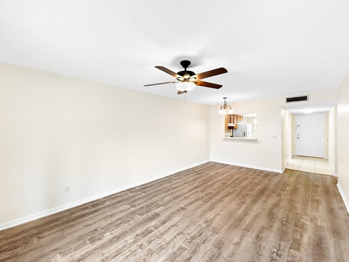 Photo - 6336 Newtown Cir