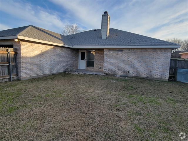 Building Photo - 1733 Gentry St Rental