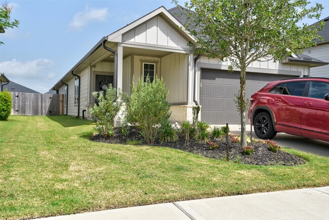 Building Photo - 7215 Clearwater Cv Dr