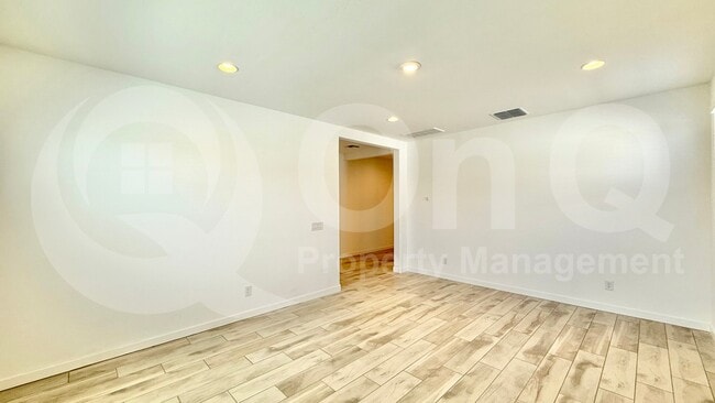 Photo - 1454 W J Waltz Wy