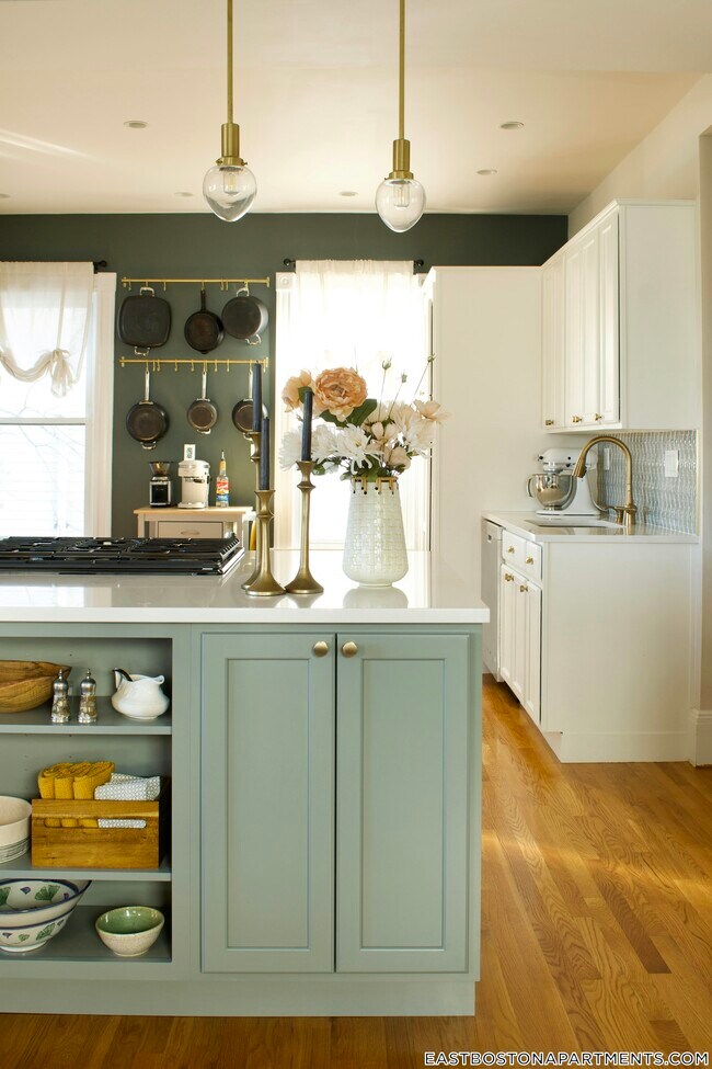 Photo - 150 Bremen St Unidad 1