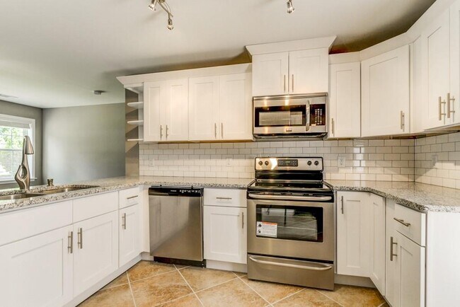 Photo - 567 Ashburton Ave