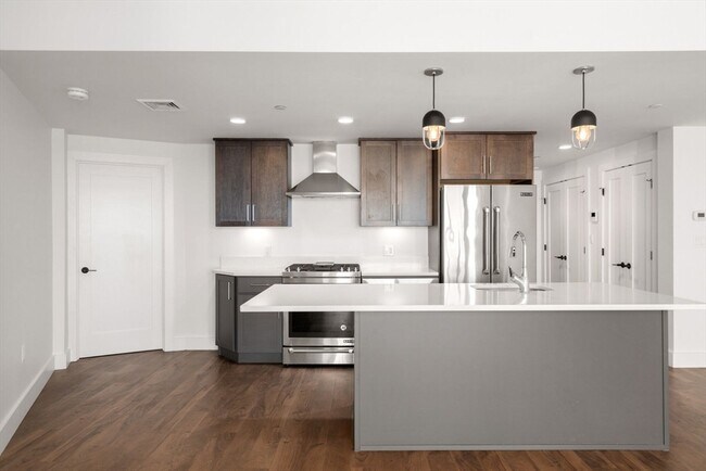 Building Photo - 26 Hichborn St Unit 7 Rental