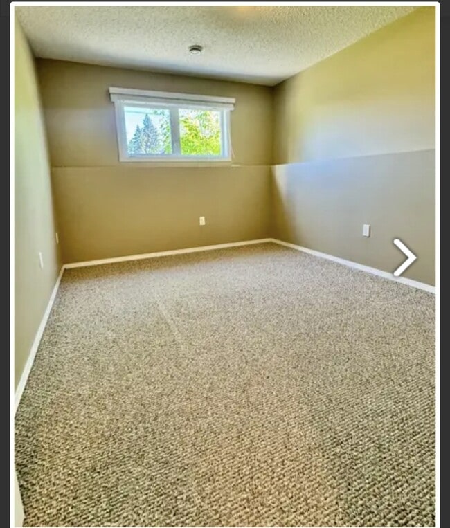 Photo - 5137-5149 49 Ave Unit 1