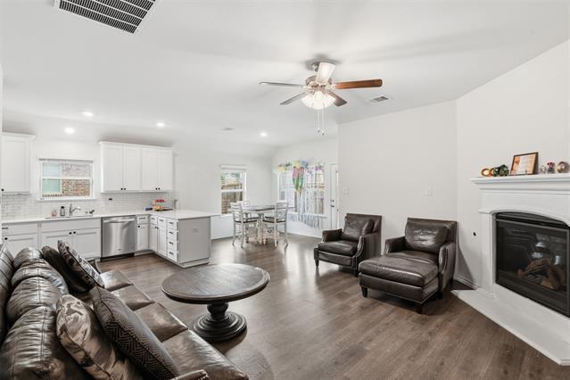 229 Penn St