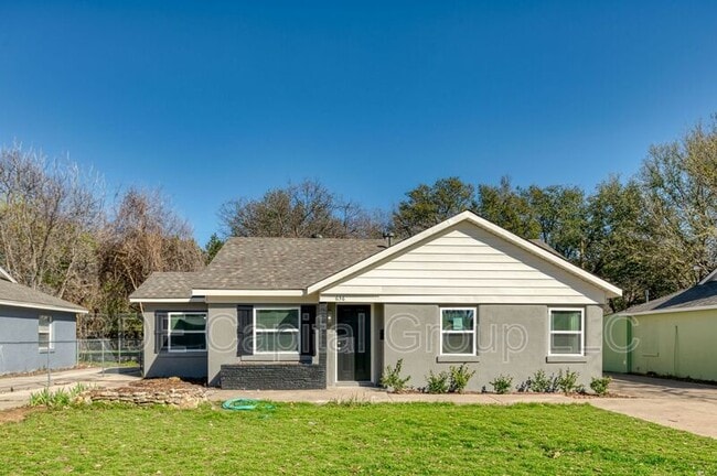 Building Photo - 636 Schieme St