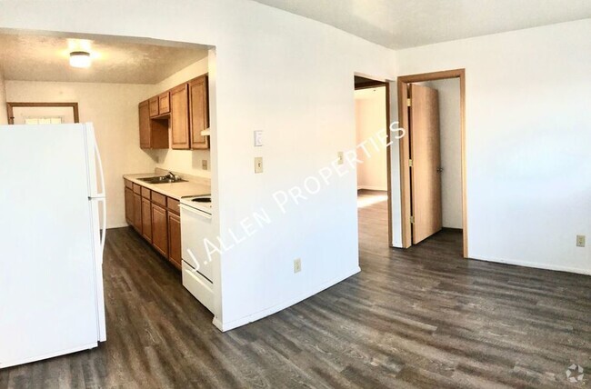 Building Photo - Spacious 2 bed Unit 2 Rental