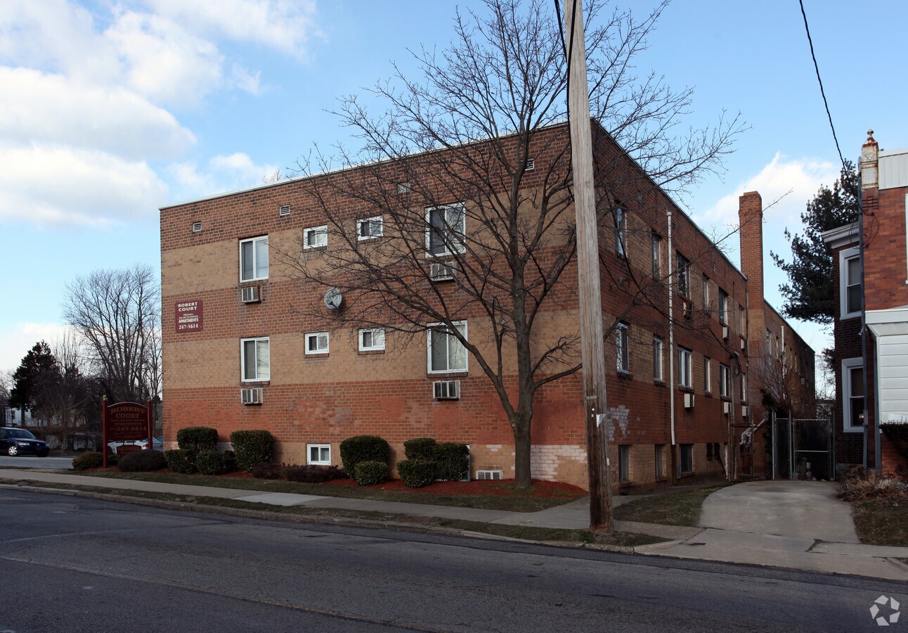 Photo - Robert Court Apartments