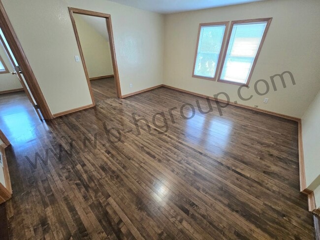 Photo - 4812 25th Ave Unit Upper