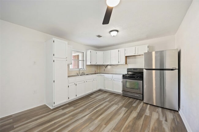 Photo - 3304 Bluefield Dr