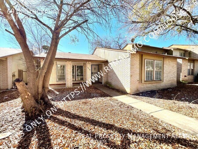 Photo - 6918 Stockport-