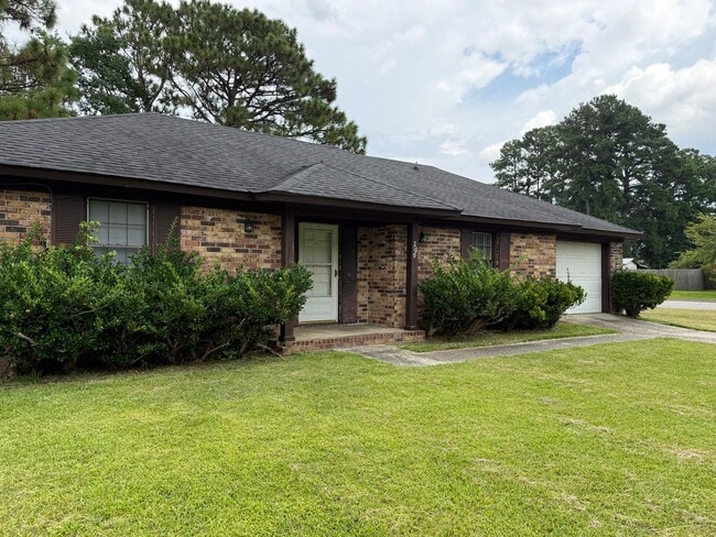 Building Photo - Sangaree 3Br 2Ba minutes to I26 - Available NOW!