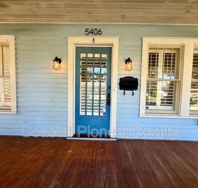 Photo - 5406 N Suwanee Ave