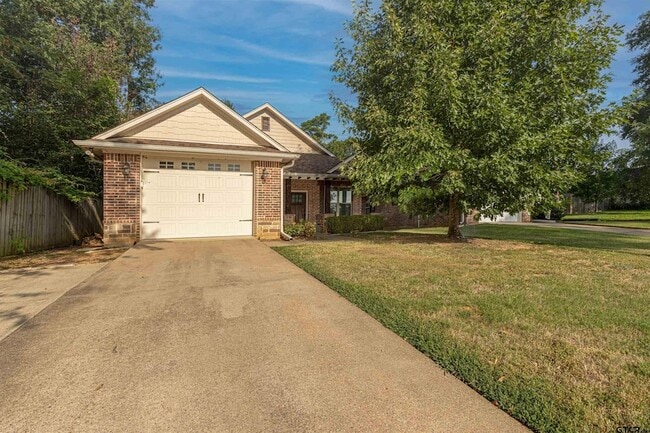 Building Photo - 3009 Santa Elena Dr