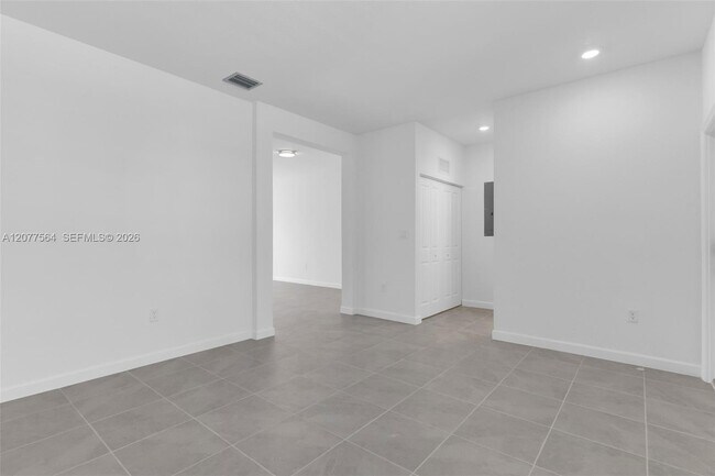 2660 SE 28th St