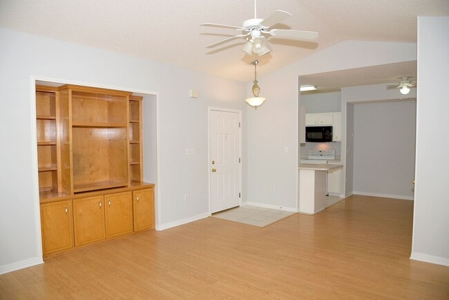 Photo - Rare 3 Bedroom Condo!