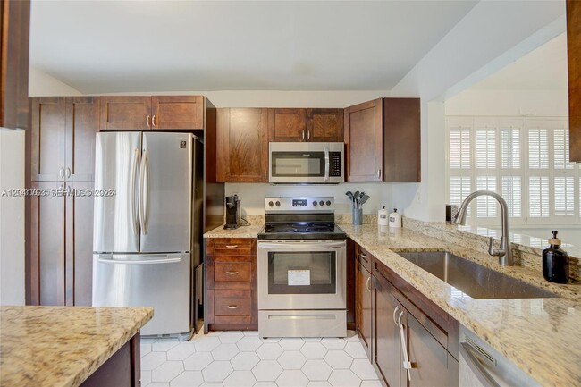 Photo - 6553 NW 99th Ave