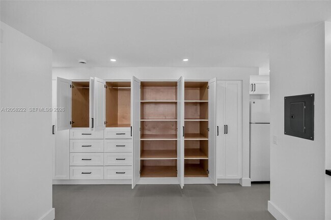 Photo - 360 Meridian Ave Unit 3E