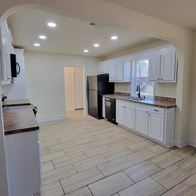 Photo - 902 Lafayette St