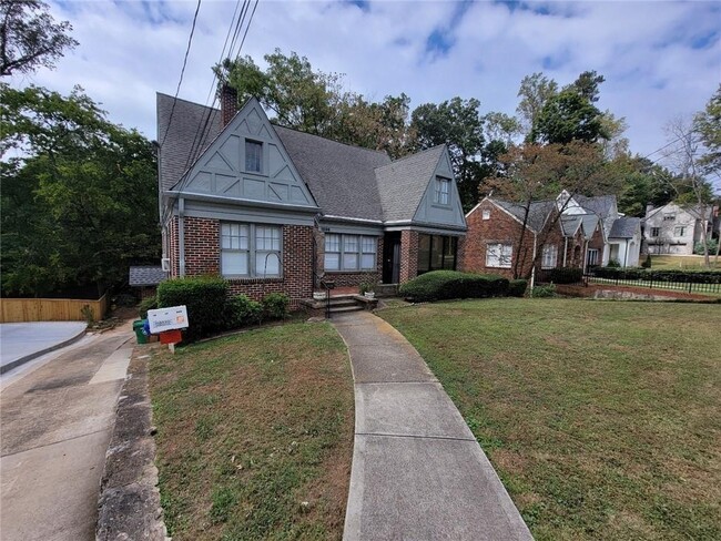 Photo - 1896 Ridgewood Dr NE House