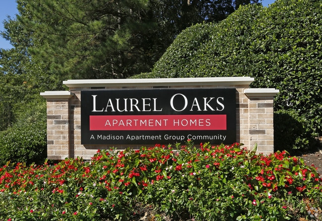 Building Photo - Laurel Oaks Rental