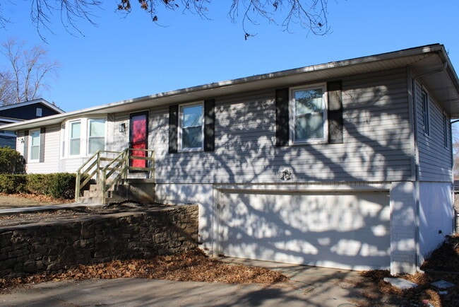 Photo - Beautiful 4-bedroom, 3 full baths home located in Independence, MO