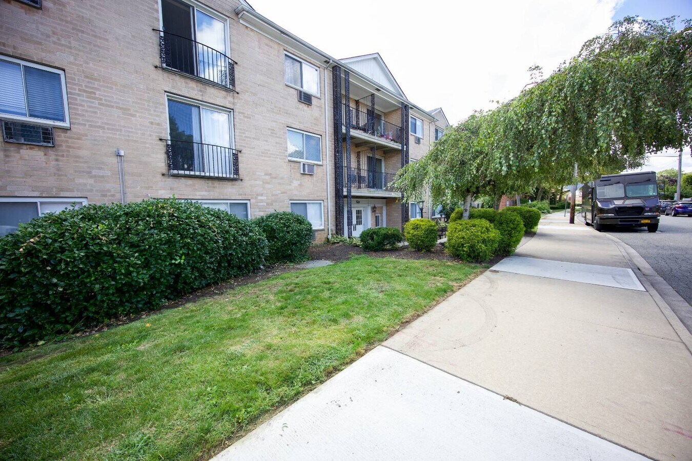 Photo - 50 Lenox Rd Casa