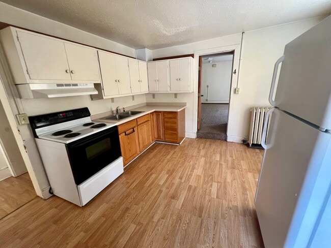Building Photo - 818 S Barstow St Unit 818 S Barstow St #3