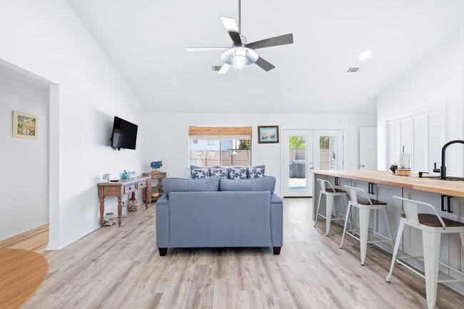Photo - 220 Sundial St Unit SI ID1447107P