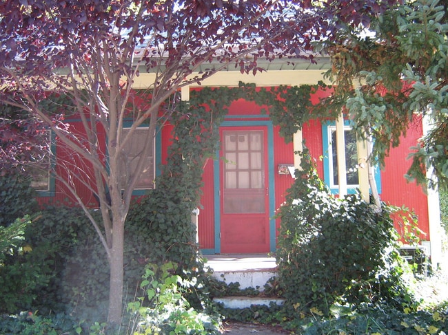 Building Photo - 347 S Davisson St Rental