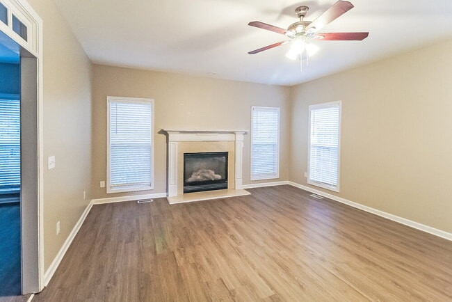 Photo - 245 Thorn Berry Way