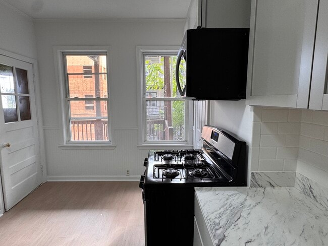 Photo - 211 Chelsea St Unit 2