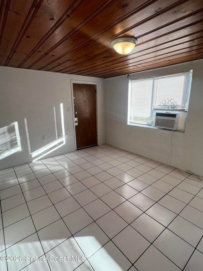 Photo - 441 Vickers St