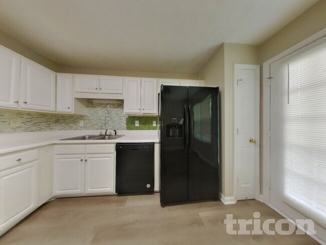 Photo - 165 Bridge Landing