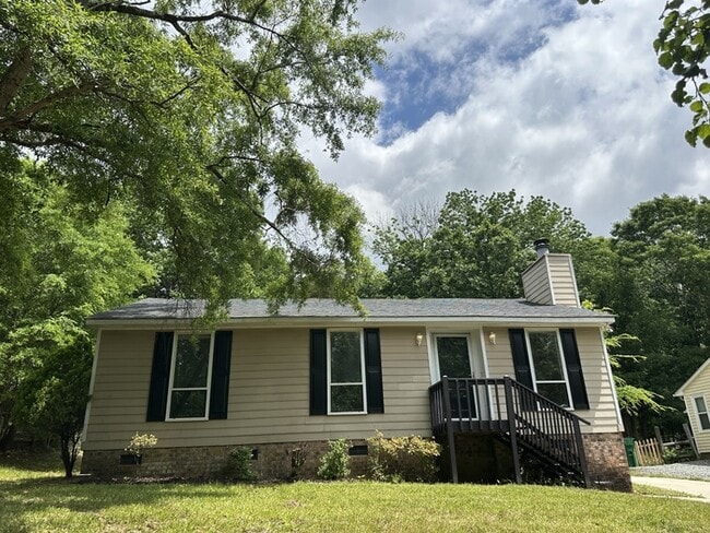 Great 3 bedroom 2 bath ranch home! AVAILAB... - Great 3 bedroom 2 bath ranch home! AVAILAB...
