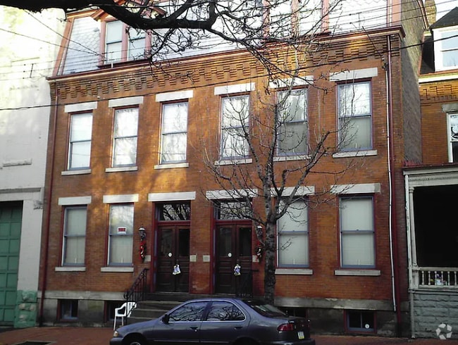 Building Photo - 1434 Sheffield St Rental