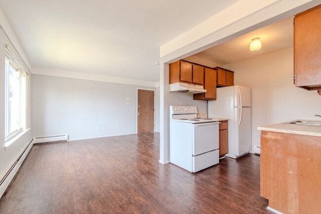 16470 E 9 Mile Rd Unit 103