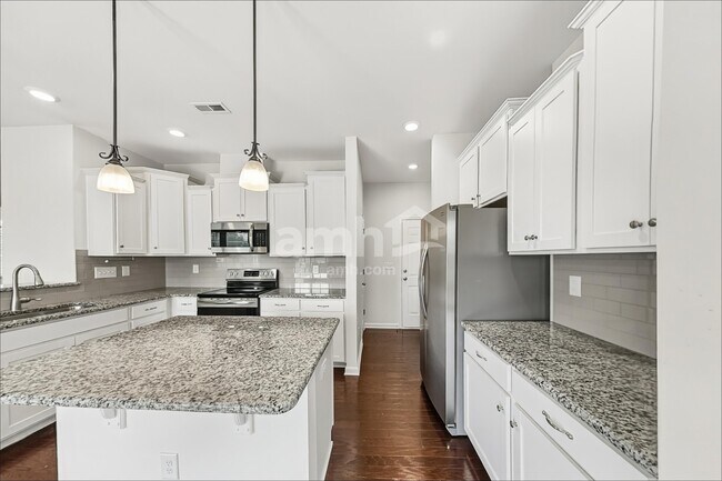 Photo - 246 Kennerly Ave