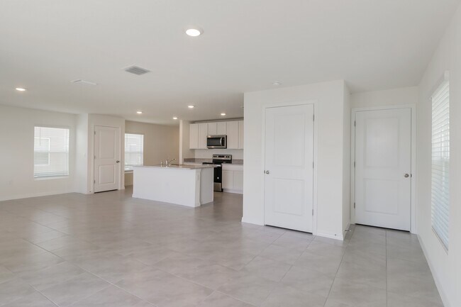 Photo - 439 Sunlit Coral St