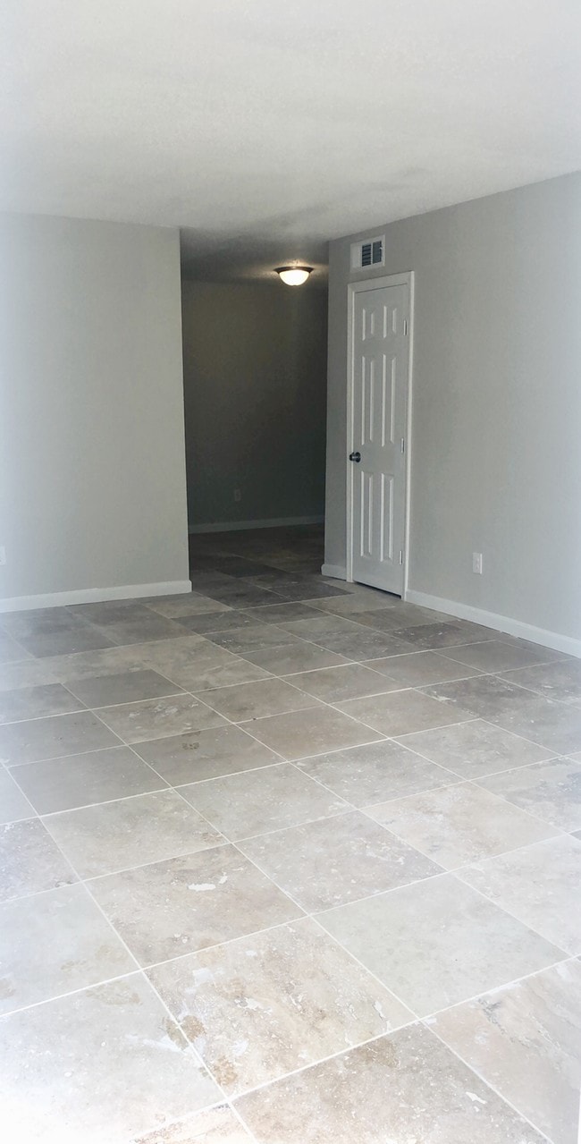 Photo - Creekside Apartments